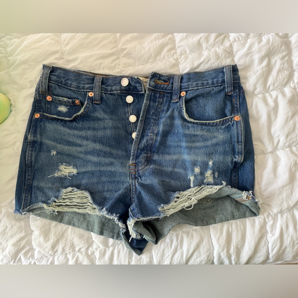 Universal Thread Shorts